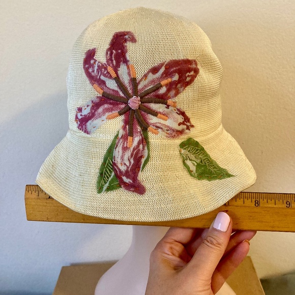 Kangol Bucket Hat with Embroidered Flower Design Cream One Size - Picture 8 of 10